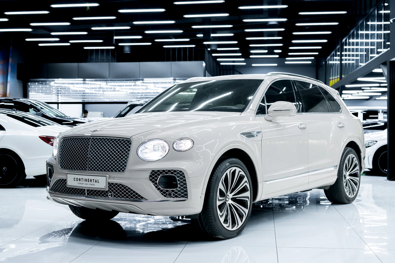 BentleyBENTAYGA-image-1